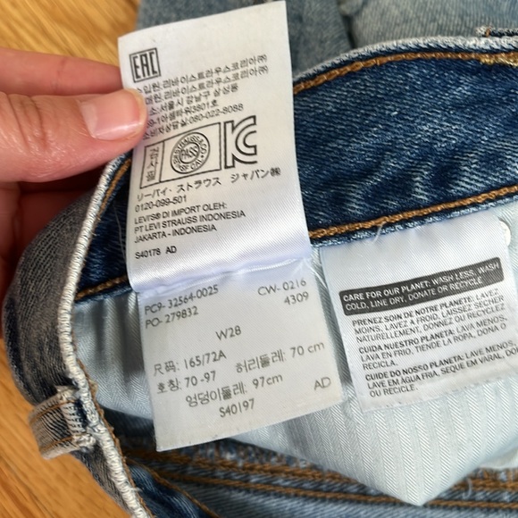 Levi's Light Blue Jean Shorts - Picture 6 of 6